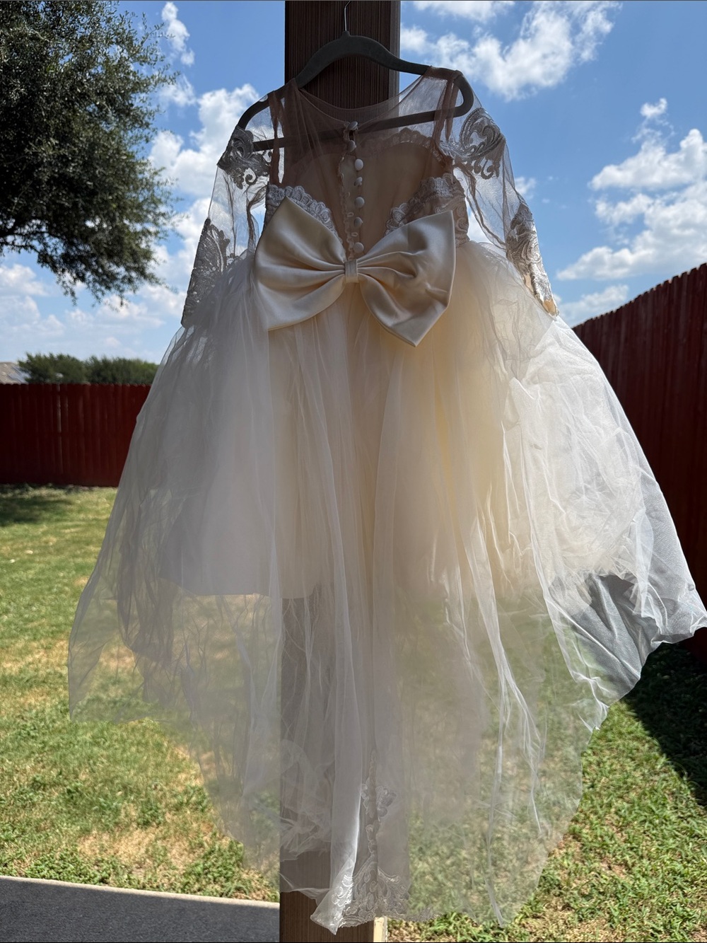 Ivory Tulle Flower Girl Dress with Bow Back size 2/3T - Picture 3 of 6